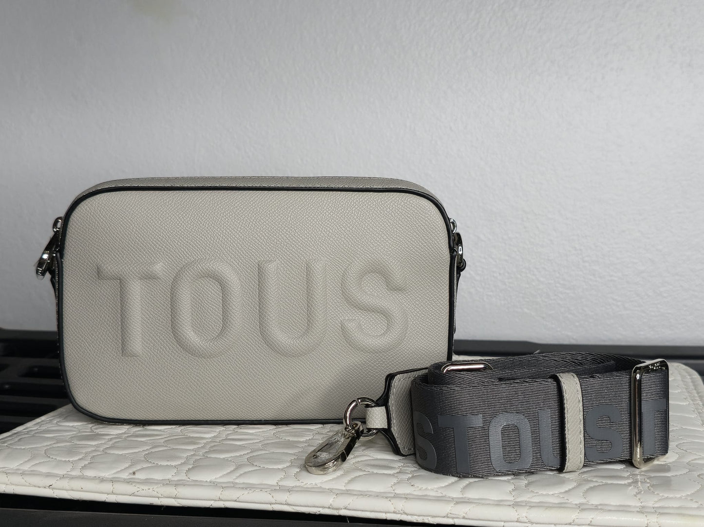 Crossbody handbag