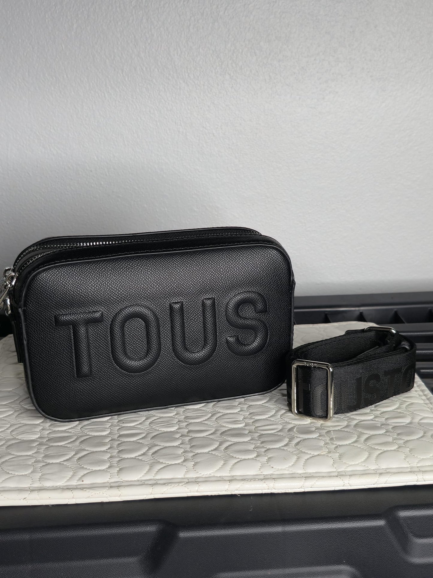 Crossbody handbag